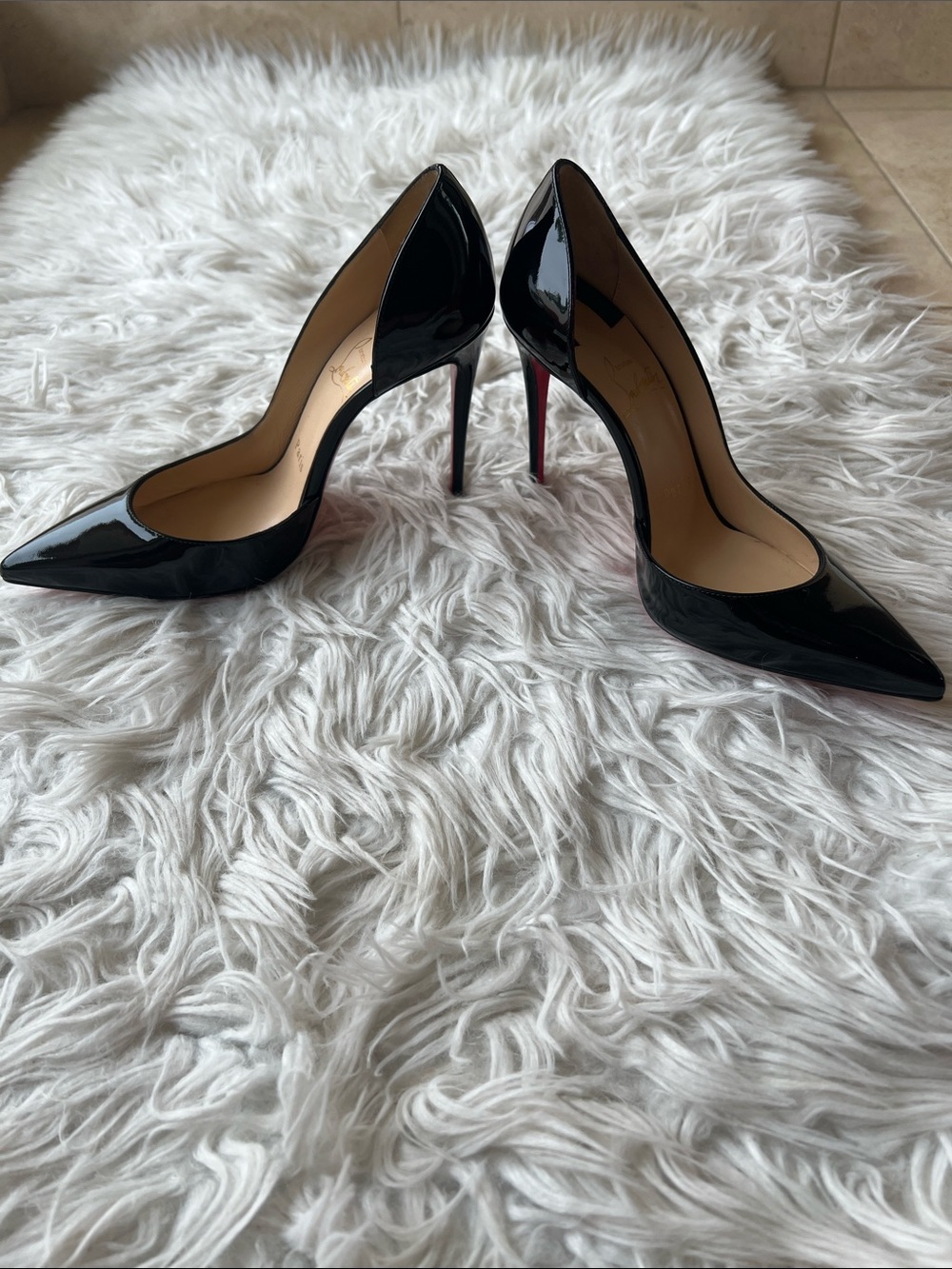 Christian Louboutin Black Patent Leather Pointed Stiletto Pumps with Red Sole - Picture 4 of 12